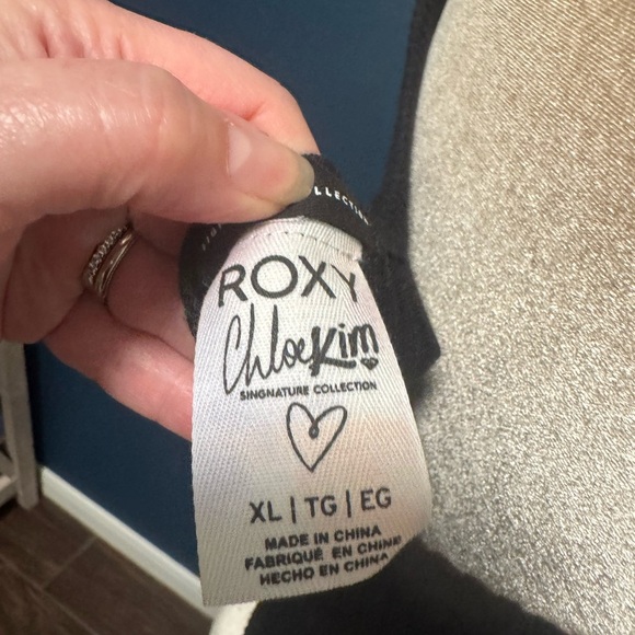 Roxy Black Ribbed Knit Crop Top XL 2 for $20 - Picture 5 of 5